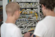 Elektronik Server